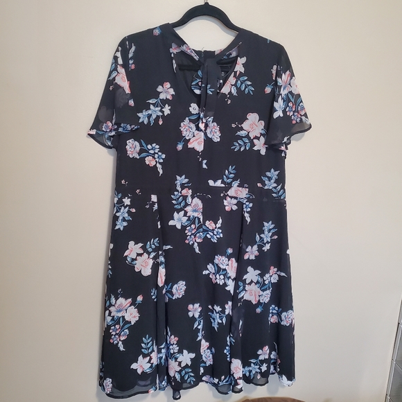 Torrid Floral Chiffon Dress - Picture 4 of 6